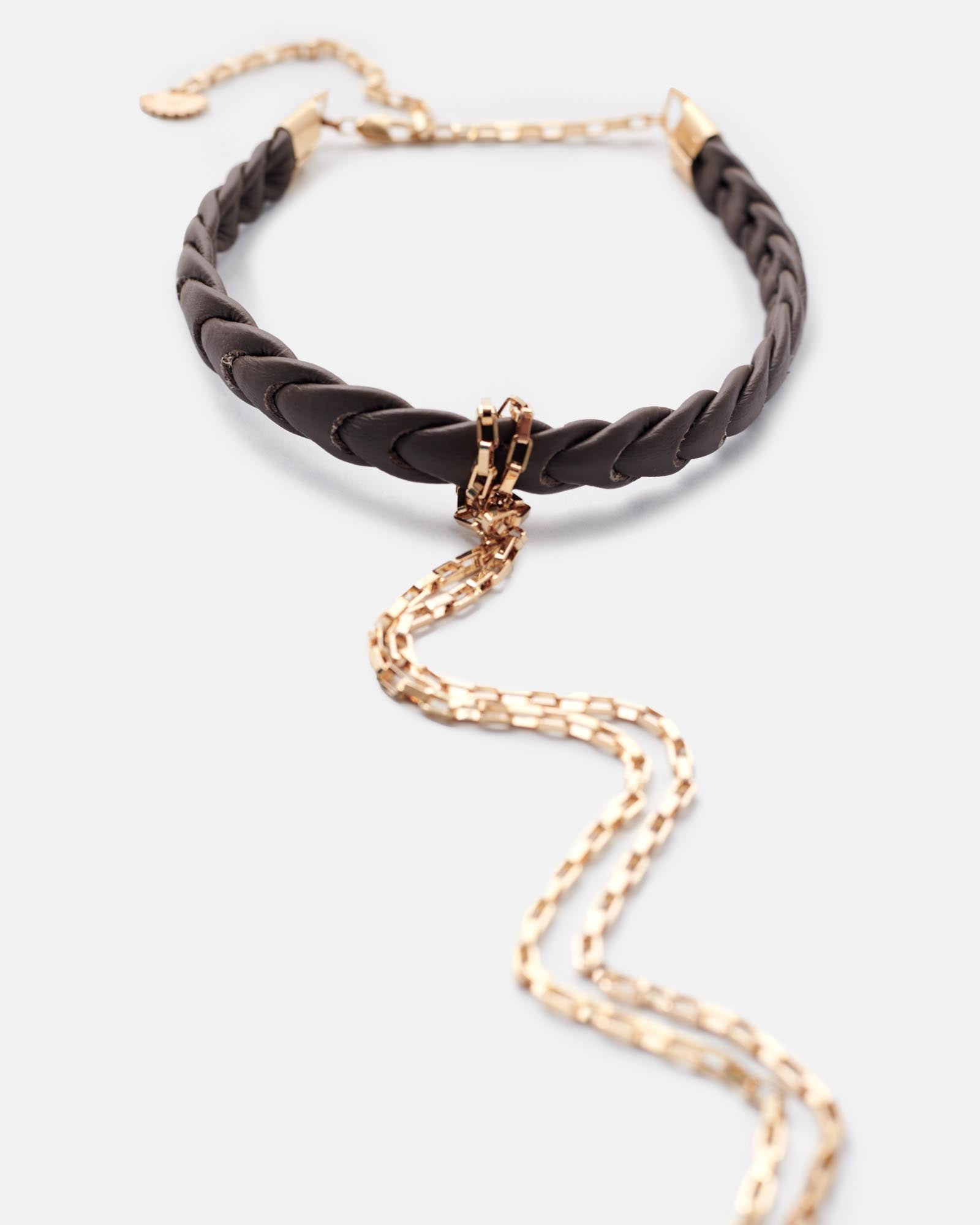 COLLAR TIE. BROWN