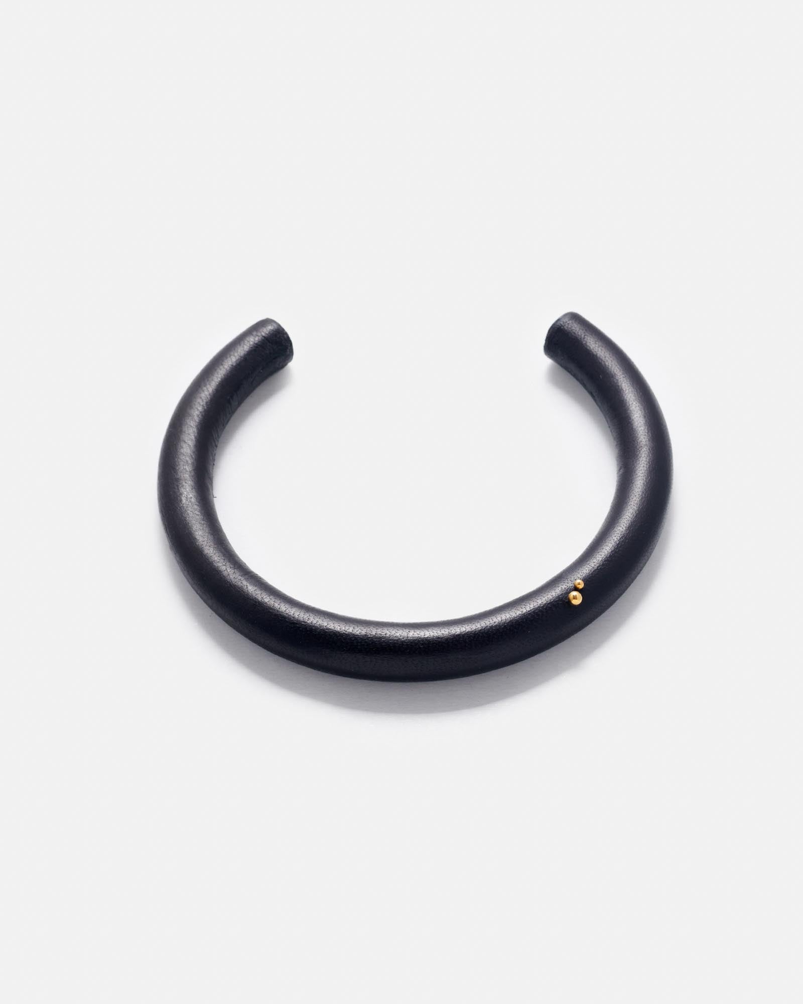 COLLAR GRETA. BLACK