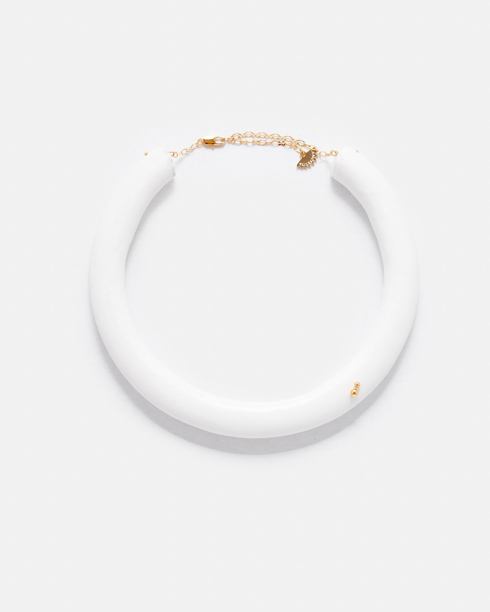 COLLAR GRETA. WHITE