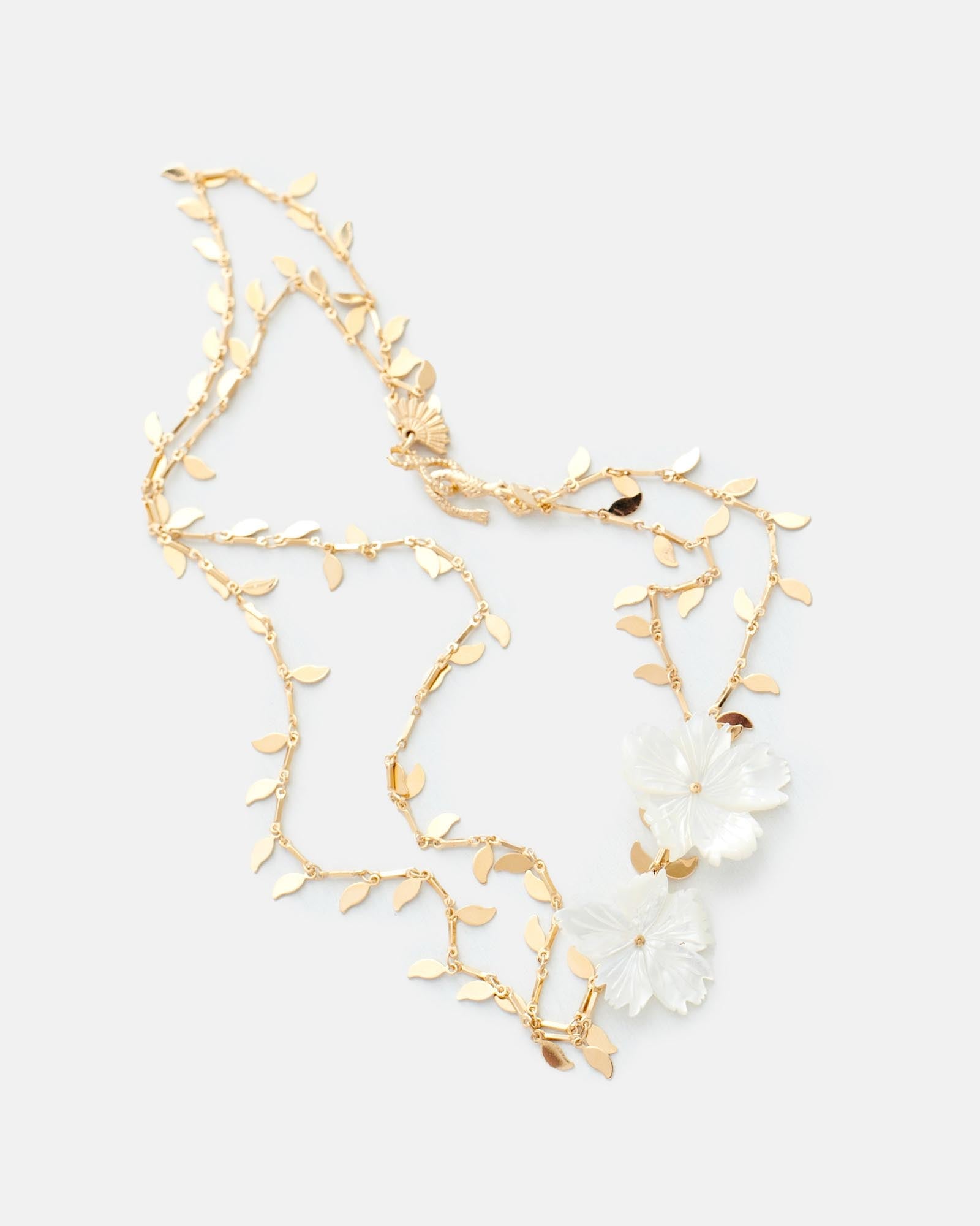 COLLAR BLOSSOM