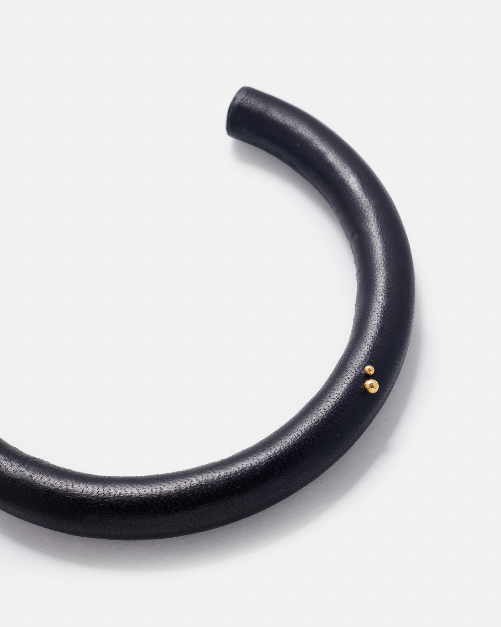 COLLAR GRETA. BLACK