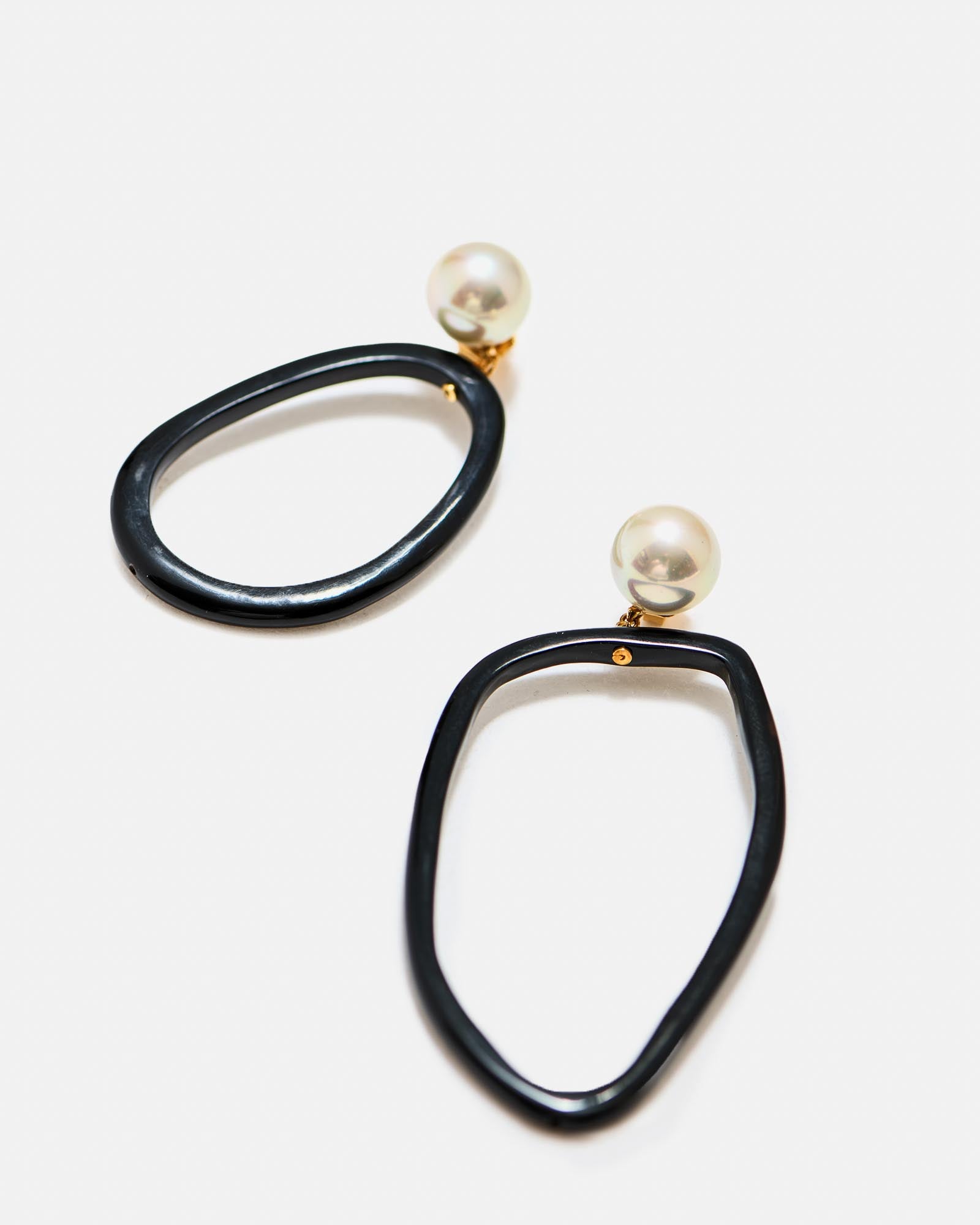PENDIENTES MATILDA PEARL ASYMMETRIC